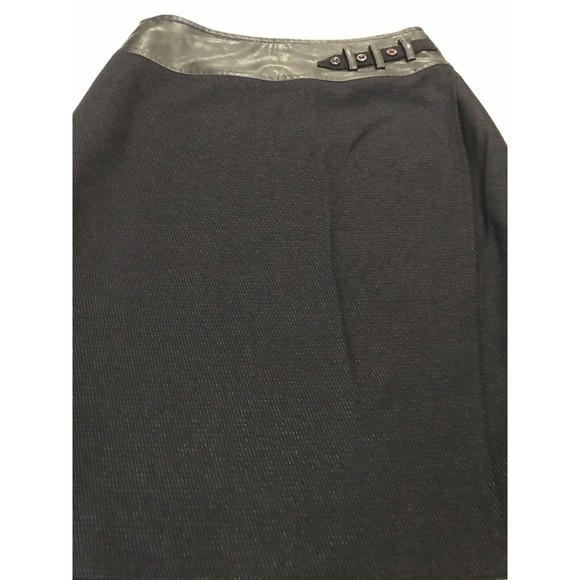 Guzella Women's Skirt Black Textured With Faux Leather Skirt Size 8 - Picture 5 of 6